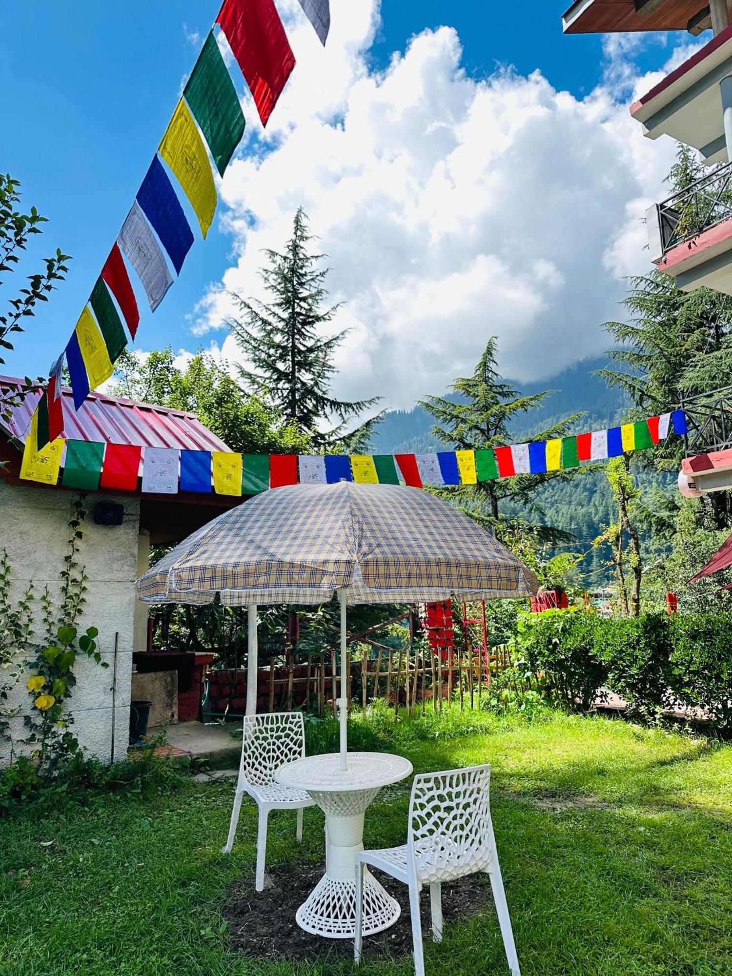 Red House Cafe And Inn Manali  Bagian luar foto