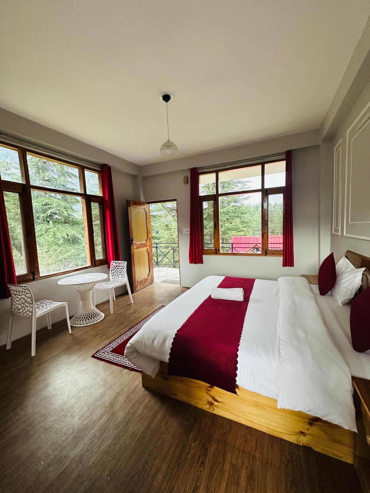 Red House Cafe And Inn Manali  Bagian luar foto